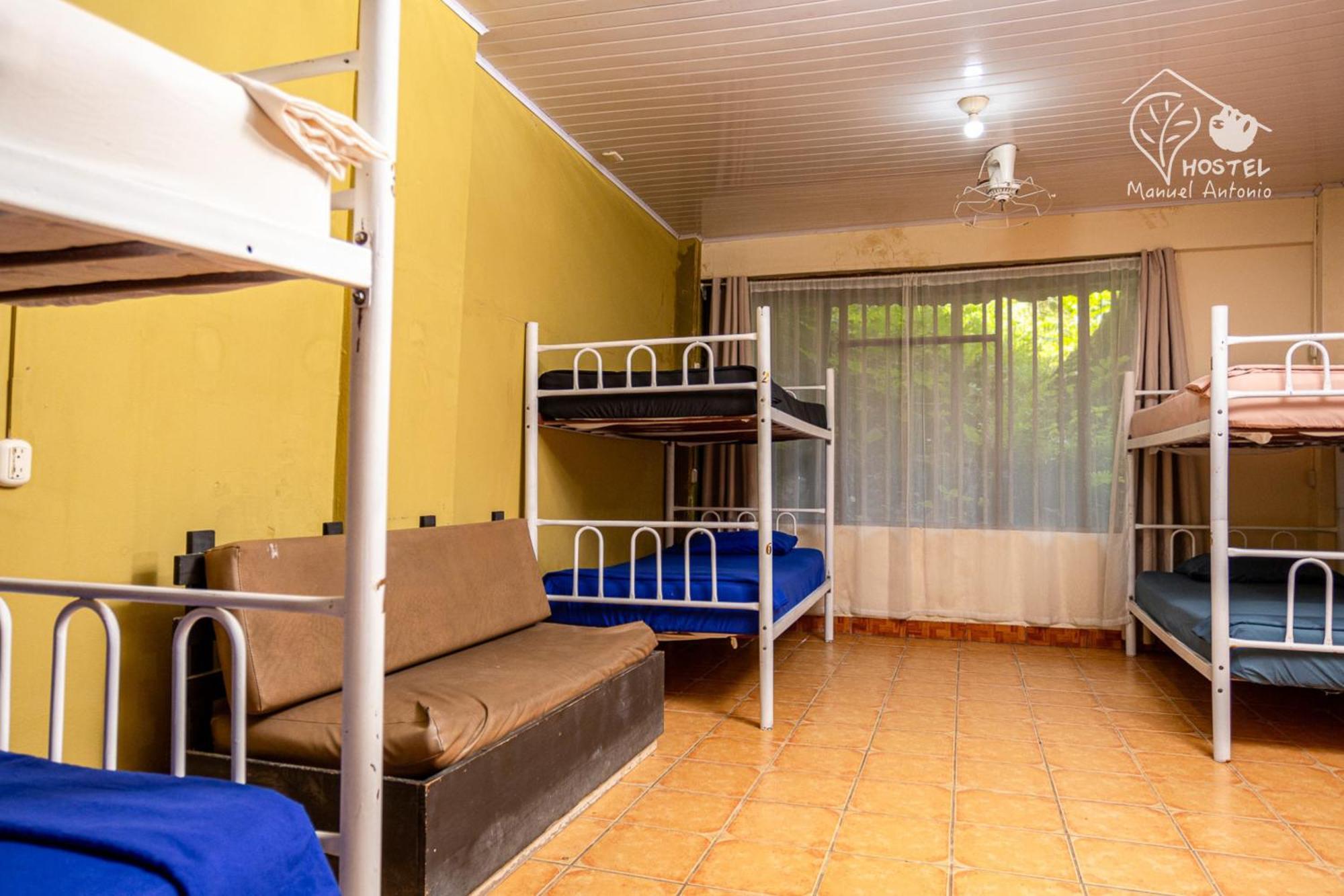 Manuel Antonio Hostel Exterior photo