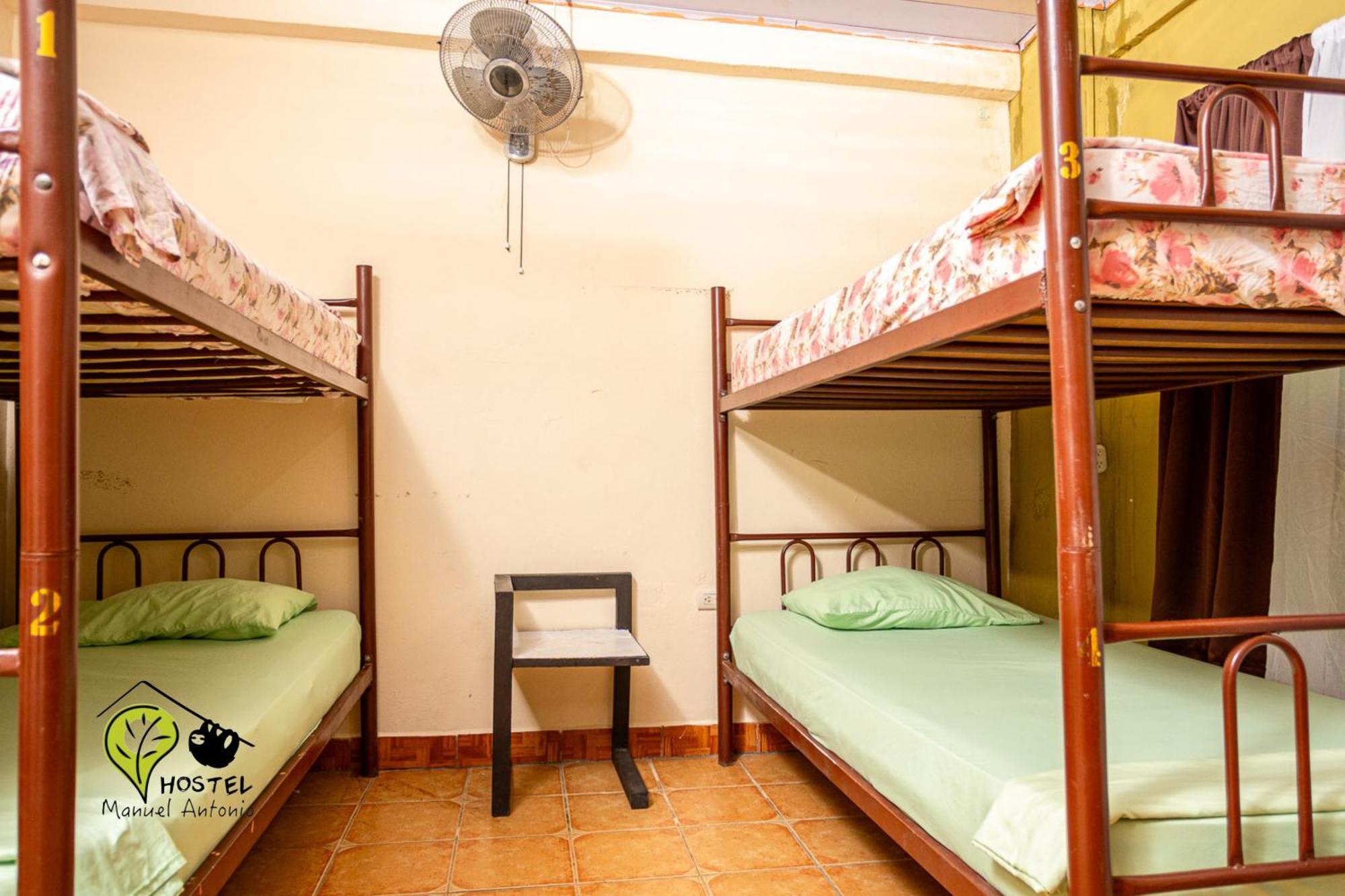Manuel Antonio Hostel Exterior photo