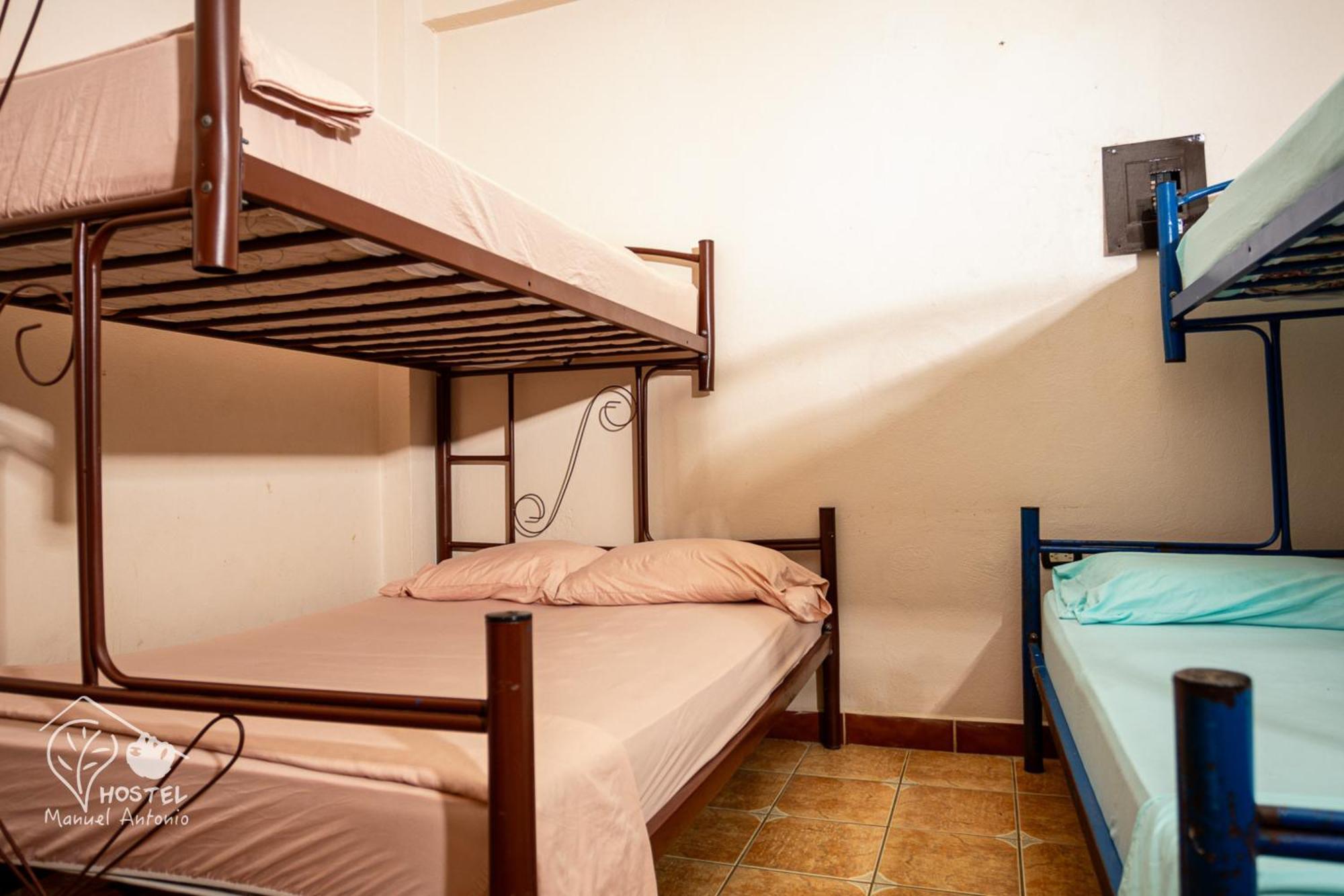 Manuel Antonio Hostel Exterior photo