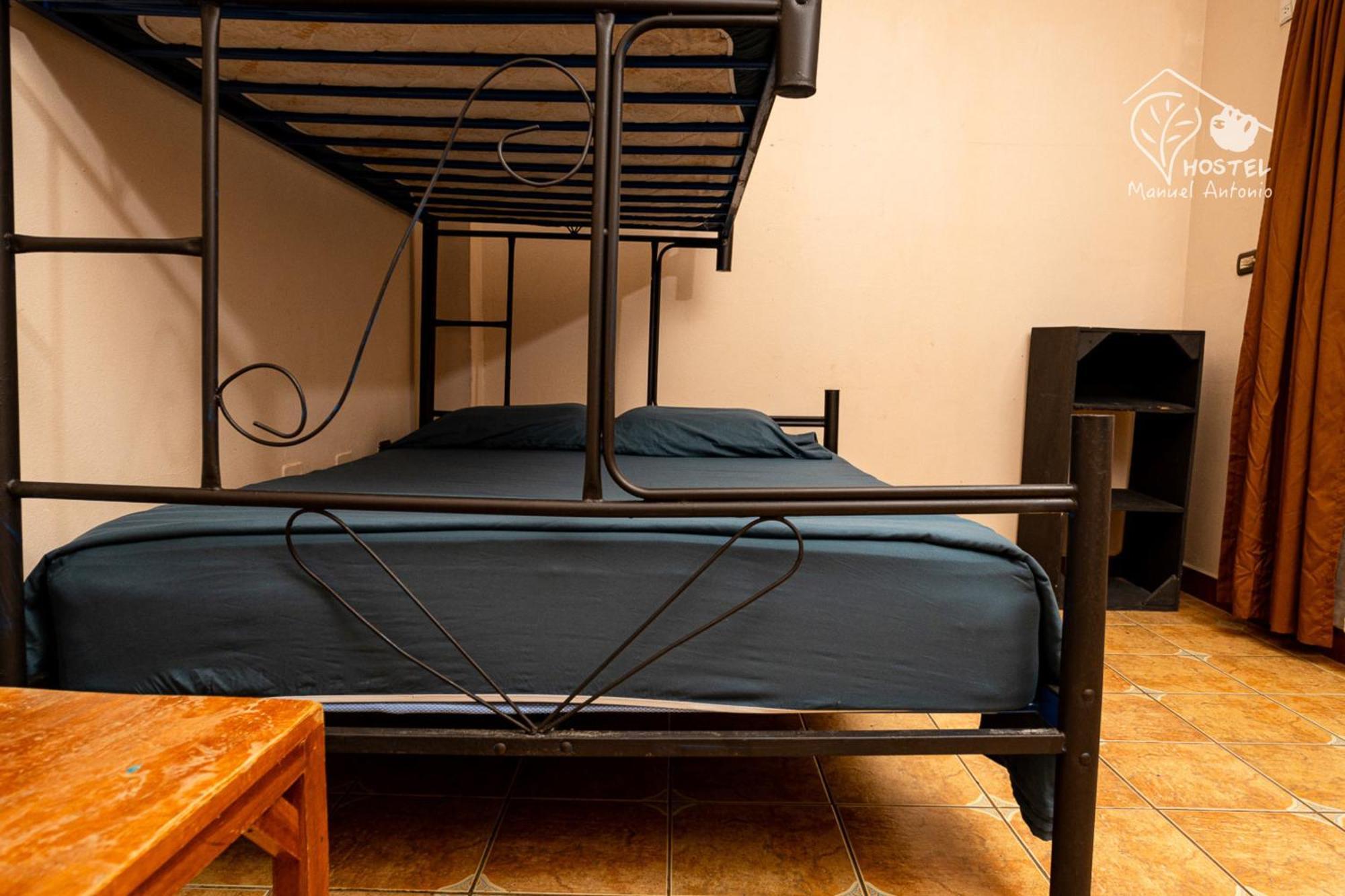 Manuel Antonio Hostel Exterior photo